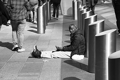 Homeless : Street Life : New York : Personal Photo Projects : Photos : Richard Moore : Photographer